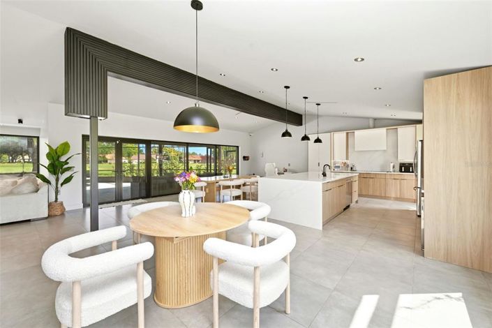 Image No.15-3 Bed House for sale