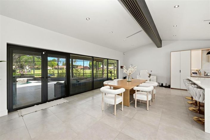 Image No.17-3 Bed House for sale