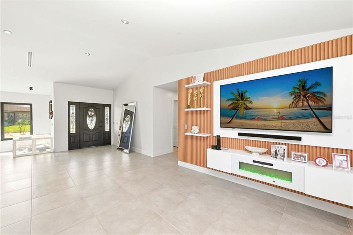 Image No.9-3 Bed House for sale
