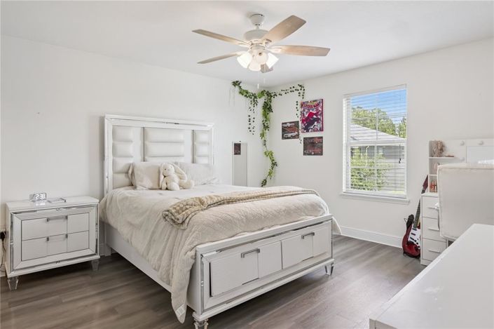 Image No.19-5 Bed House for sale