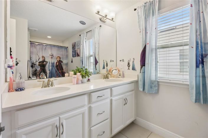 Image No.24-5 Bed House for sale