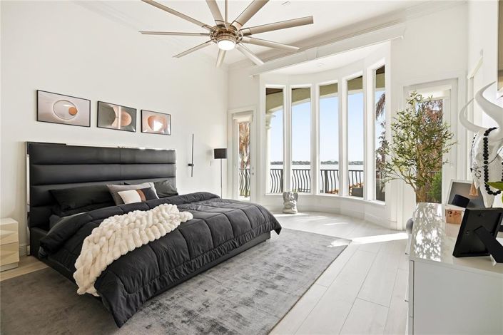 Image No.24-5 Bed House for sale