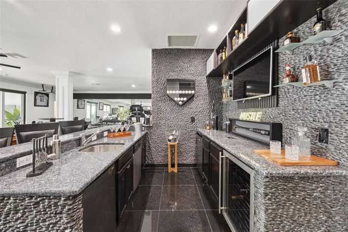 Image No.37-5 Bed House for sale