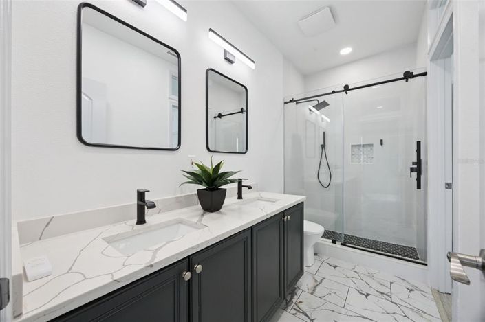 Image No.45-5 Bed House for sale