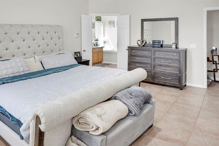 Image No.17-5 Bed House for sale