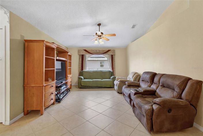 Image No.16-4 Bed House for sale