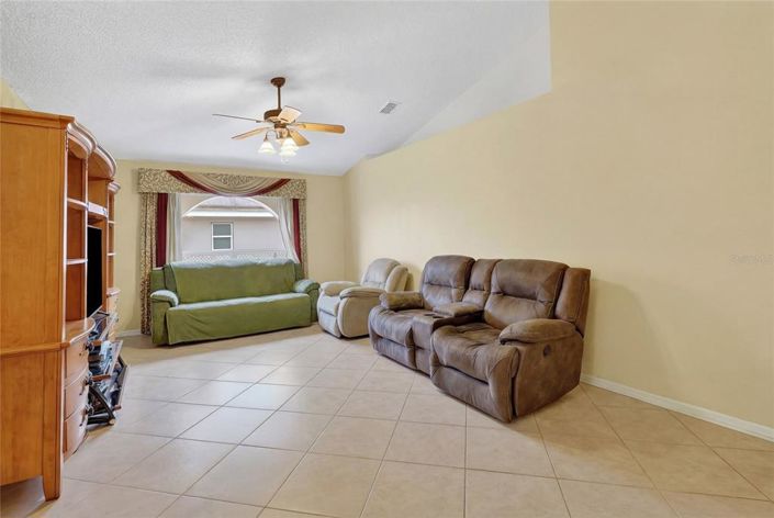 Image No.17-4 Bed House for sale