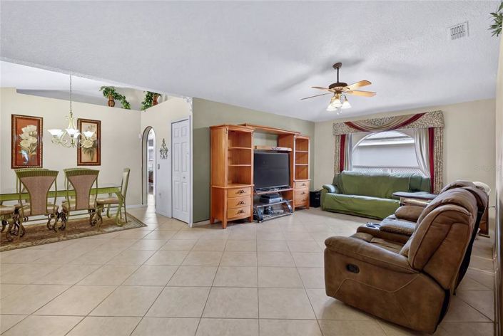 Image No.18-4 Bed House for sale