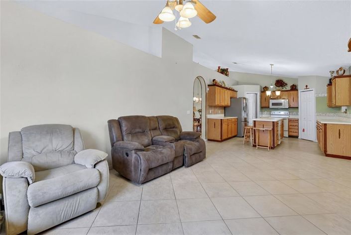 Image No.19-4 Bed House for sale