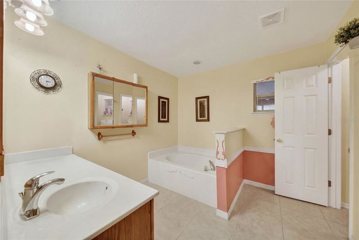 Image No.28-4 Bed House for sale