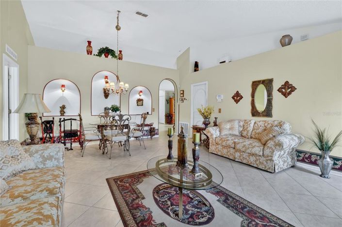 Image No.7-4 Bed House for sale