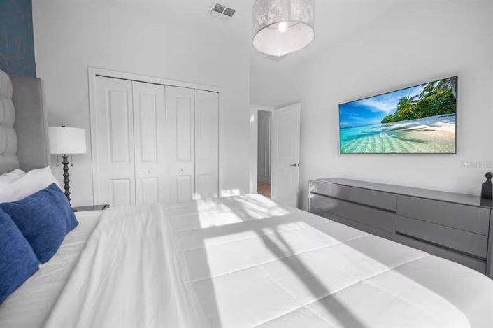 Image No.17-6 Bed House for sale