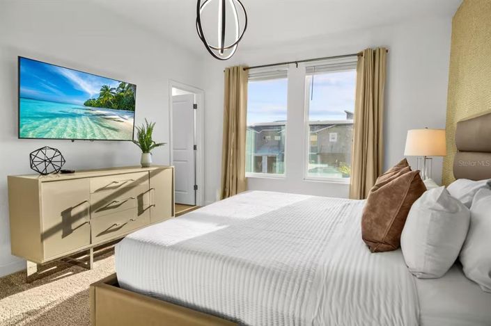 Image No.19-6 Bed House for sale
