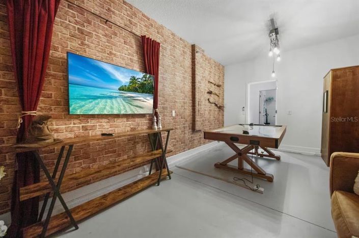 Image No.36-6 Bed House for sale