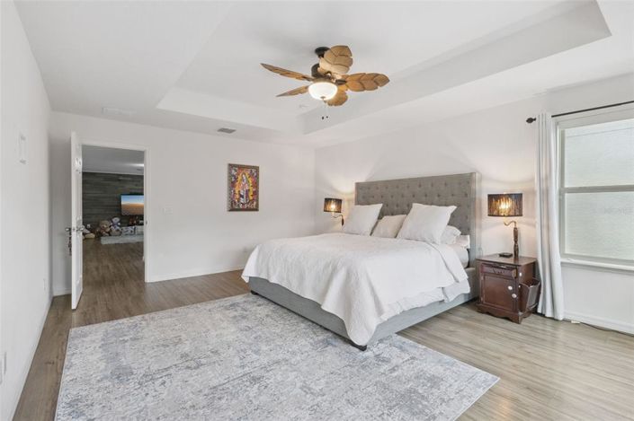 Image No.32-5 Bed House for sale