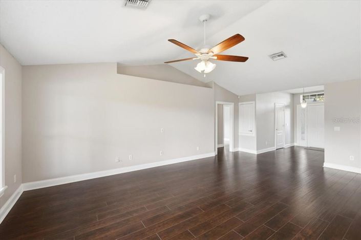 Image No.6-Maison de 4 chambres à vendre à Saint John