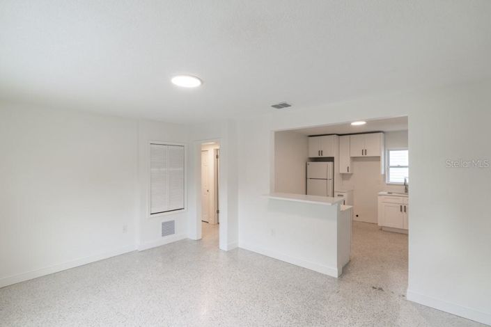 Image No.2-Duplex de 4 chambres à vendre à Saint John