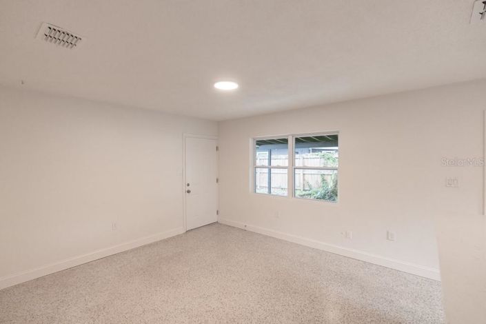 Image No.23-Duplex de 4 chambres à vendre à Saint John