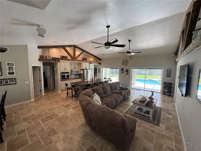 Image No.3-Maison de 4 chambres à vendre à Saint John