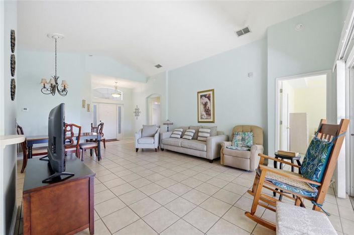 Image No.9-Maison de 2 chambres à vendre à Saint John