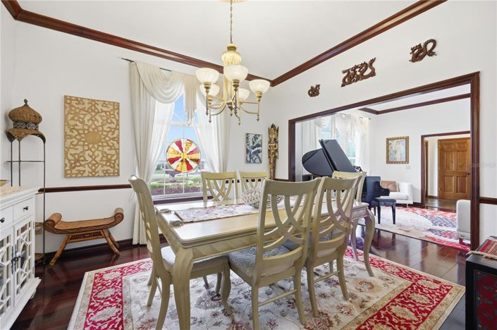 Image No.12-4 Bed House for sale