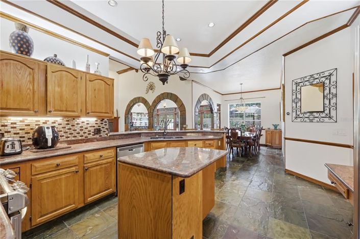 Image No.22-4 Bed House for sale