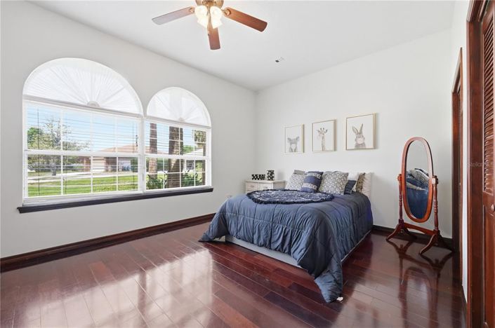 Image No.38-4 Bed House for sale