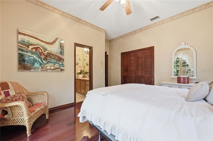 Image No.44-4 Bed House for sale