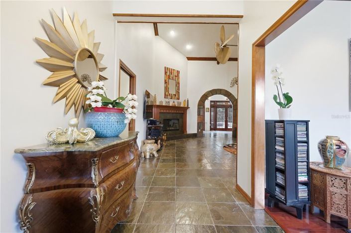 Image No.8-4 Bed House for sale