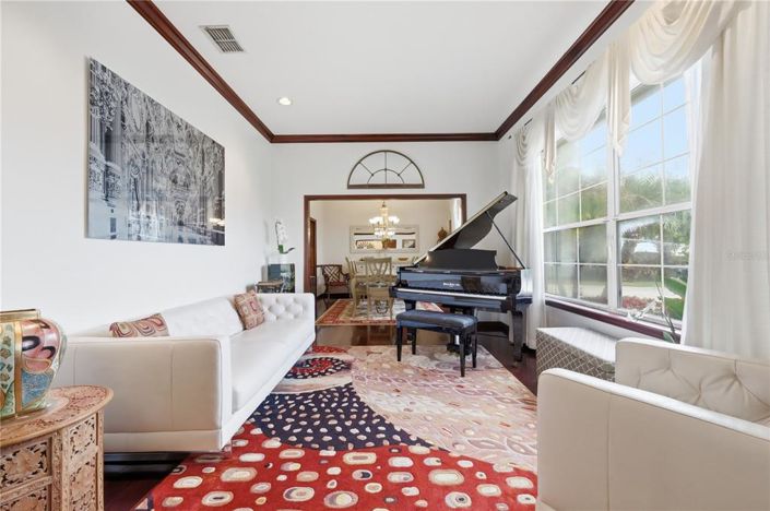 Image No.9-4 Bed House for sale