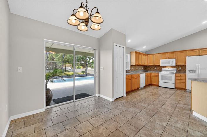 Image No.10-3 Bed House for sale