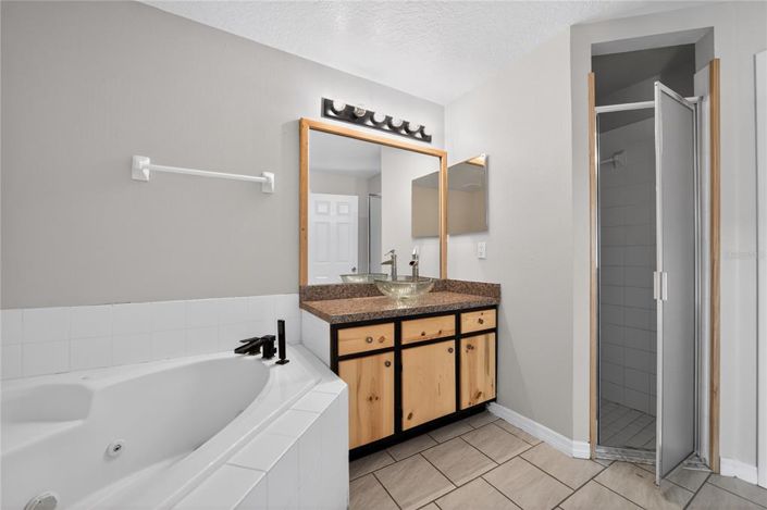 Image No.12-3 Bed House for sale