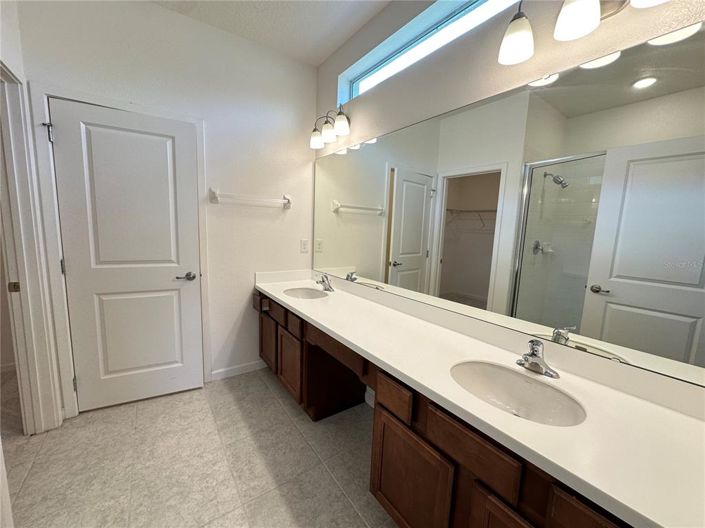 Image No.14-6 Bed House for sale