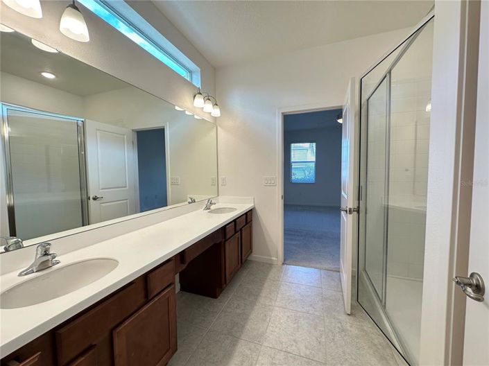 Image No.16-6 Bed House for sale