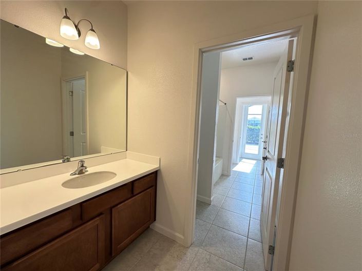 Image No.18-6 Bed House for sale