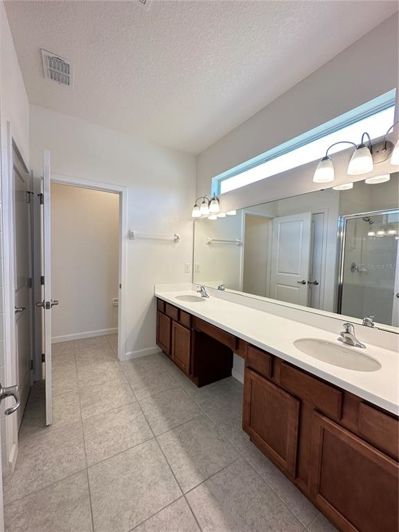 Image No.30-6 Bed House for sale