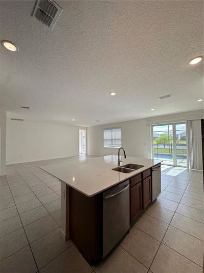 Image No.42-6 Bed House for sale