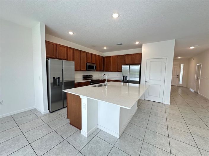 Image No.9-6 Bed House for sale