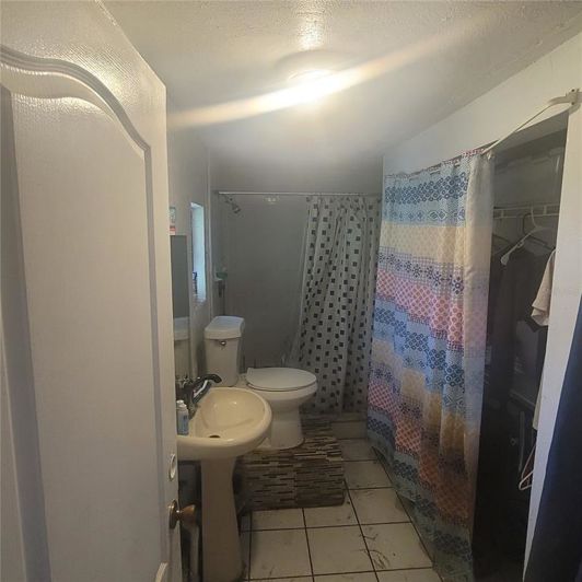 Image No.4-8 Bed House for sale