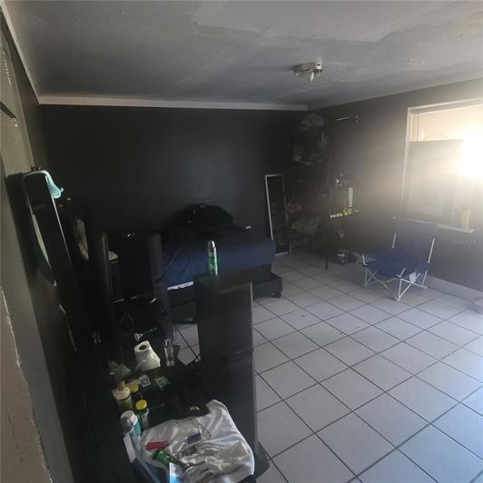 Image No.5-8 Bed House for sale