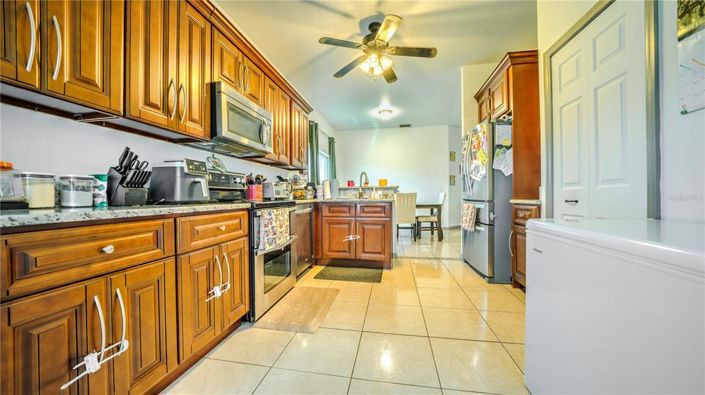 Image No.8-4 Bed House for sale