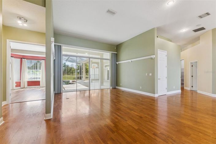 Image No.8-Maison de 4 chambres à vendre à Saint John