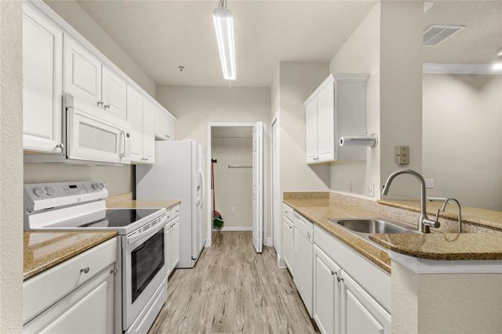 Image No.10-3 Bed Apartment for sale