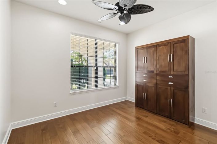 Image No.10-5 Bed House for sale