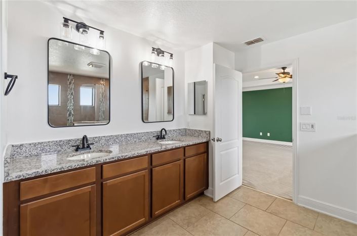 Image No.18-5 Bed House for sale