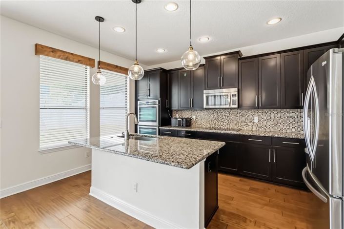 Image No.7-5 Bed House for sale