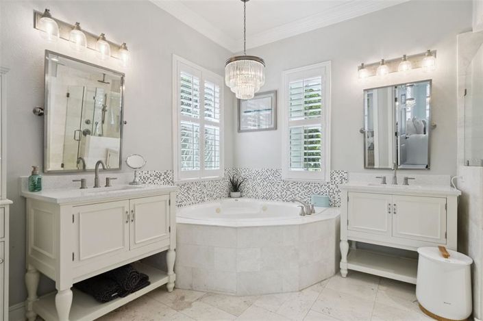 Image No.25-6 Bed House for sale