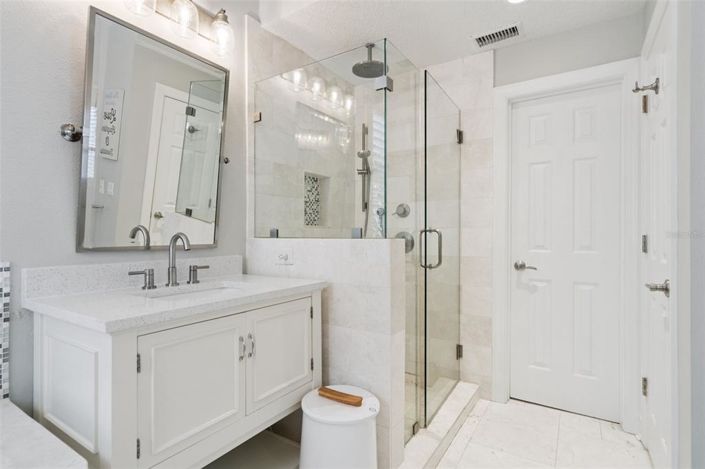 Image No.26-6 Bed House for sale