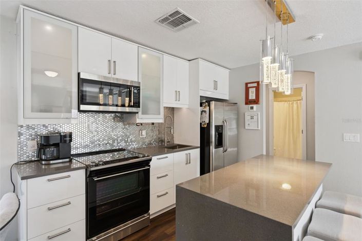 Image No.41-6 Bed House for sale