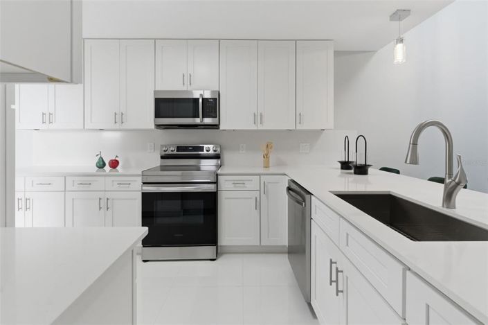 Image No.12-3 Bed Townhouse for sale